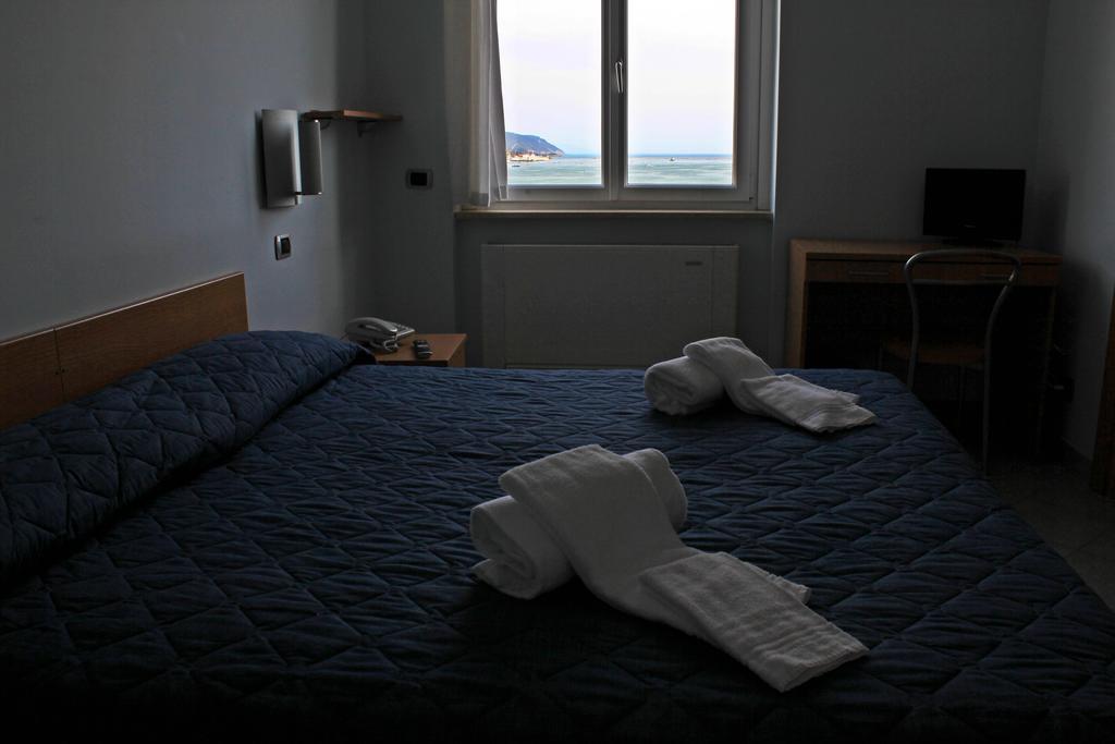 Hh Il Gabbiano Hotell La Spezia Rum bild