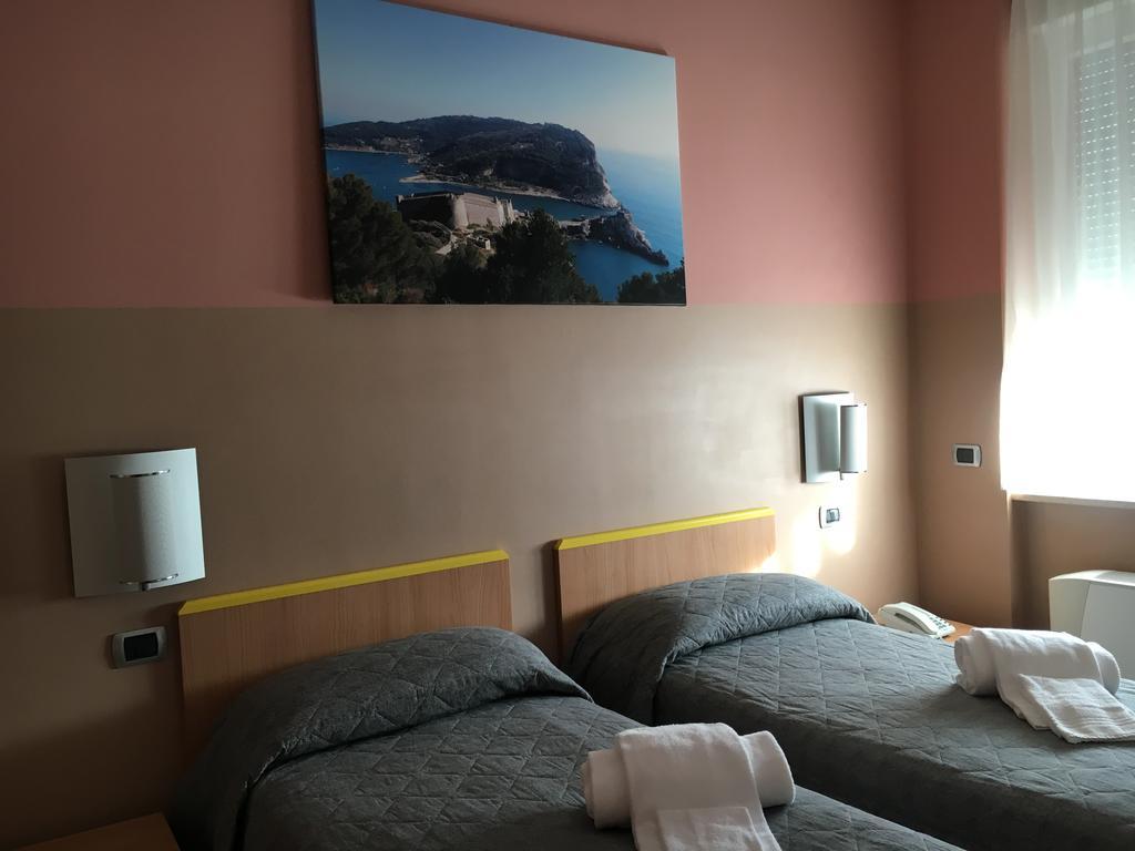 Hh Il Gabbiano Hotell La Spezia Exteriör bild