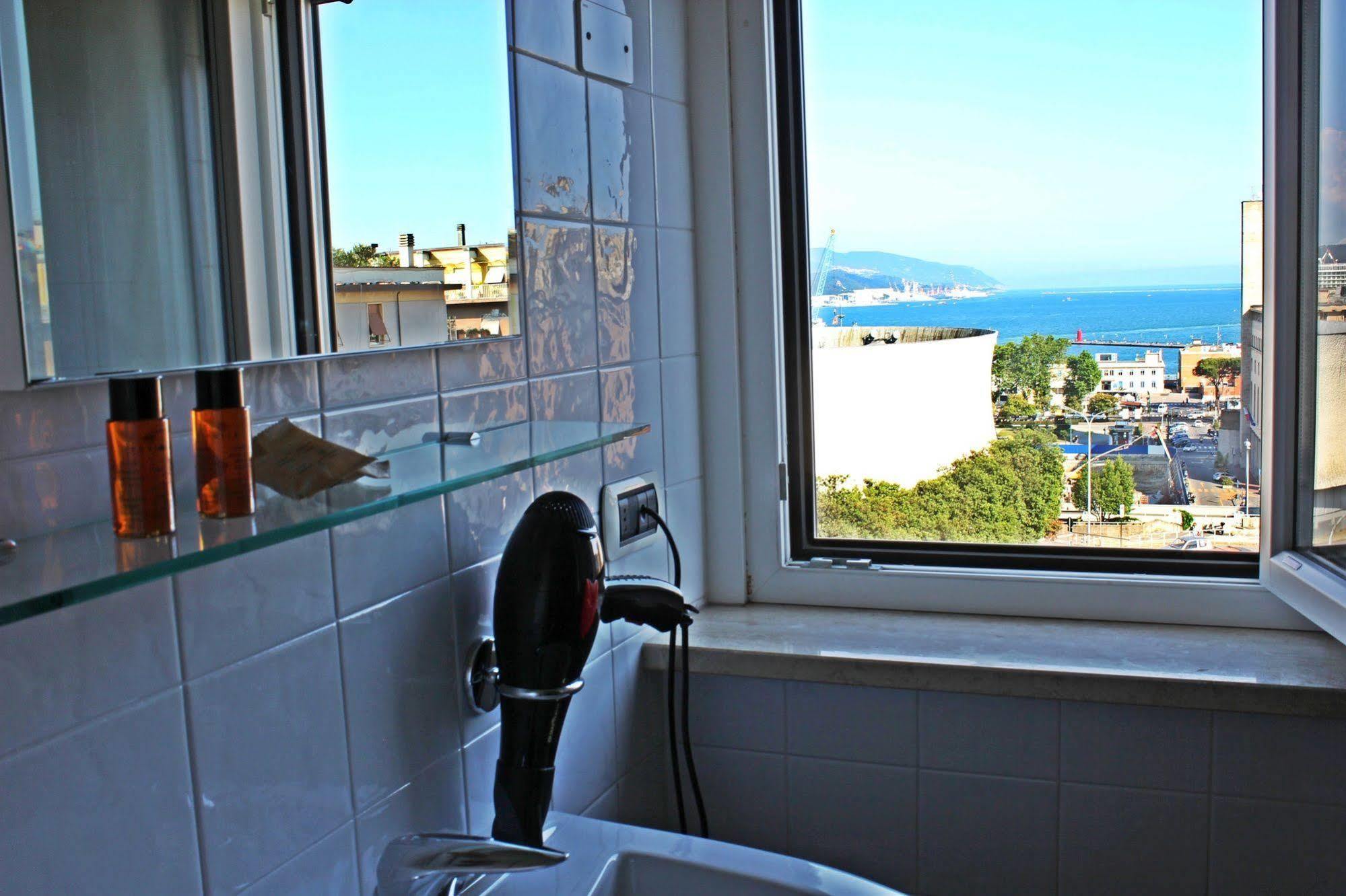 Hh Il Gabbiano Hotell La Spezia Exteriör bild